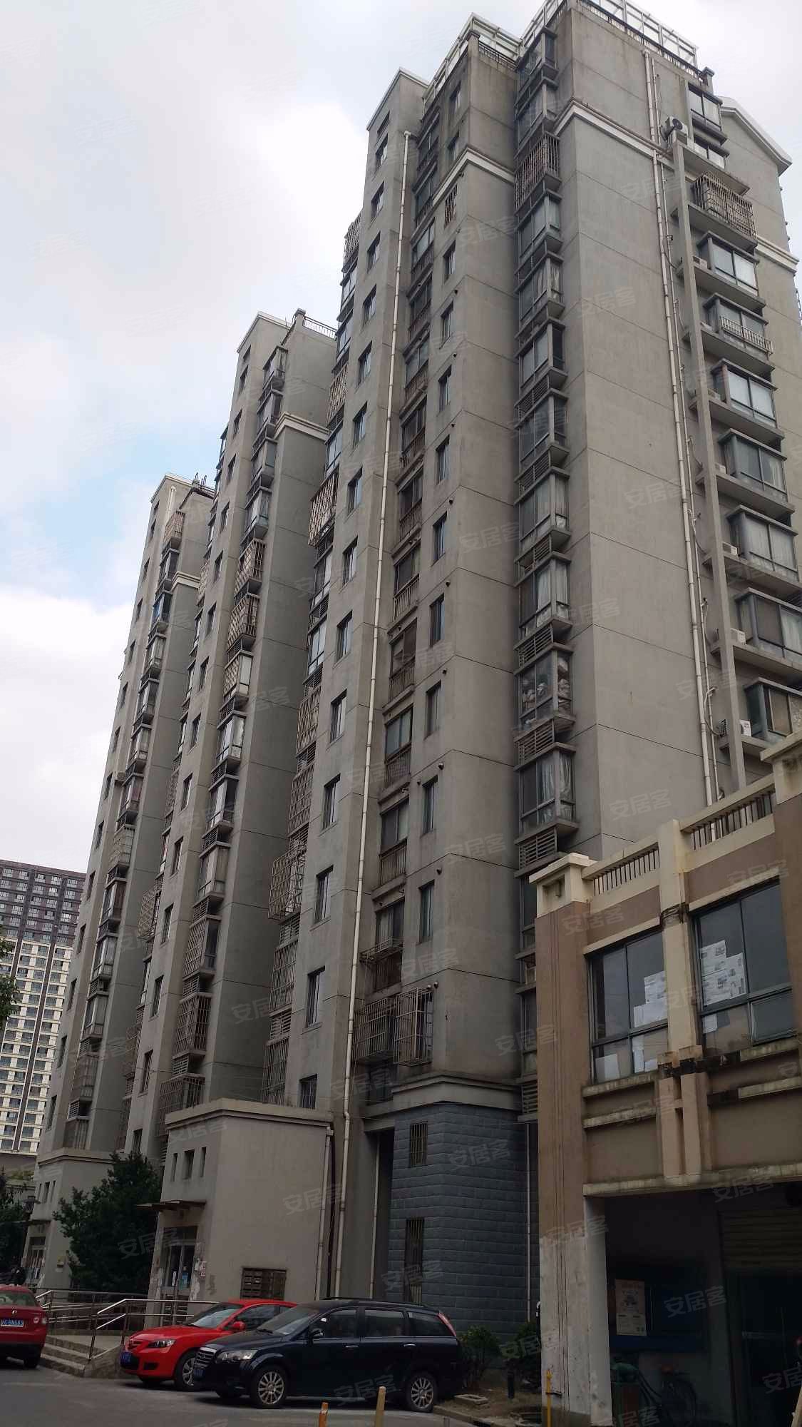 美林小城2室2厅1卫84.25㎡南北393万