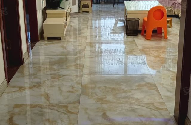雅卿苑小区2室2厅85㎡35.8万二手房图片