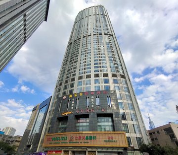 中环国际广场 中间楼层采光好 购物方便 有电梯 交通便利