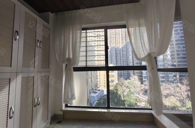 璟都国际(独山大道)4室2厅149.75㎡88万二手房图片