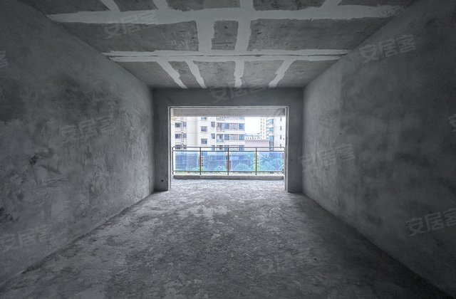 遂川东方巴黎4室2厅139.75㎡79.8万二手房图片