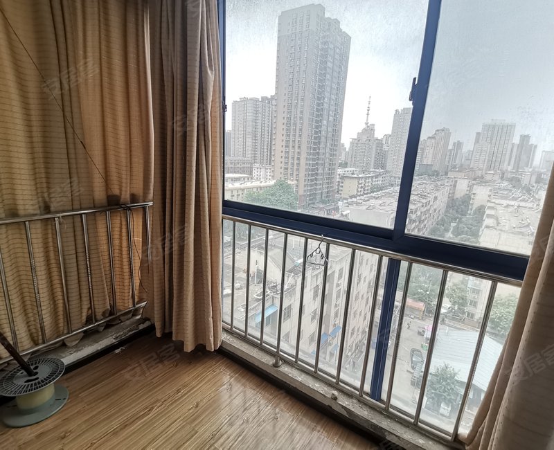 龙首原地铁口 方新 两室小高层 时代明丰苑随时看房