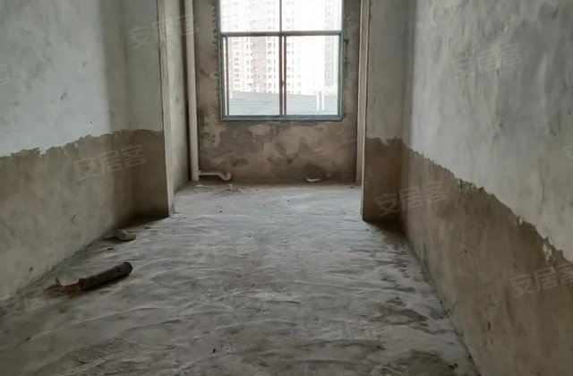 鑫悦花园4室2厅161.71㎡48.8万二手房图片