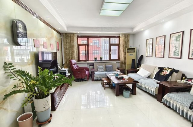 八一小区3室2厅131.63㎡165万二手房图片