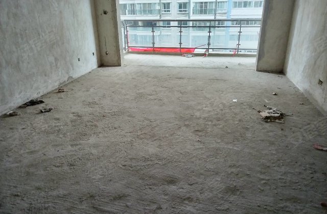 皇家帝王广场4室2厅169㎡88.8万二手房图片