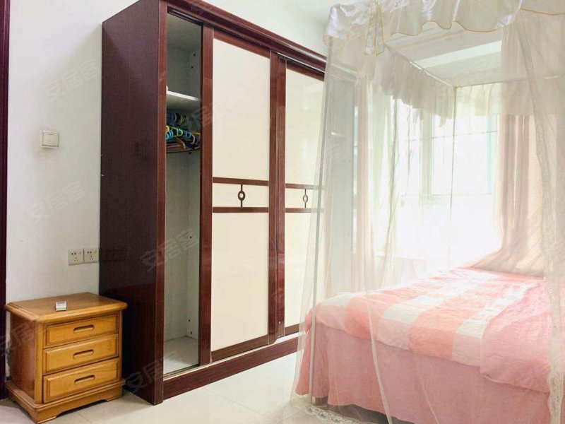 海杨城4室2厅2卫