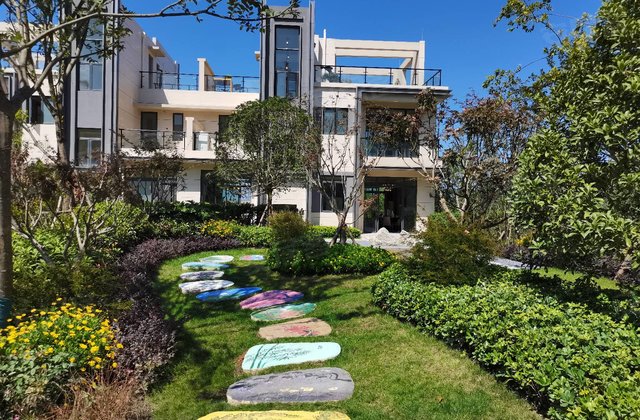 首付百分之十 购阳光城湖景合院墅189平实得439平带地下室