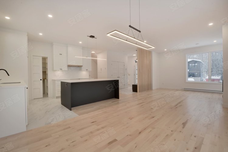 加拿大约¥420万CanadaLac-Beauport45 Mtée du G二手房公寓图片