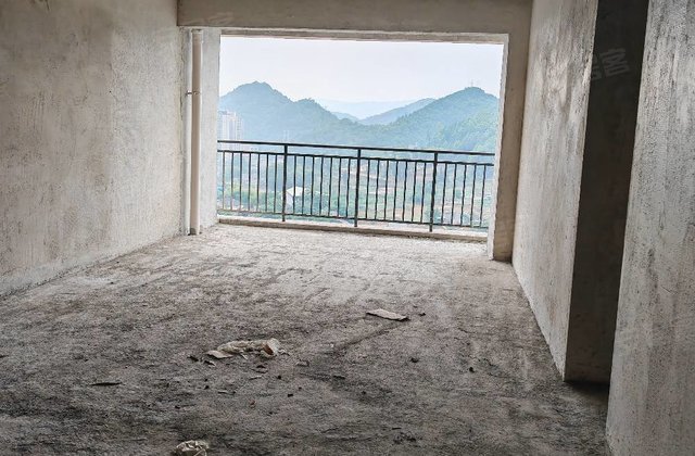 誉隆国际3室2厅120㎡30万二手房图片