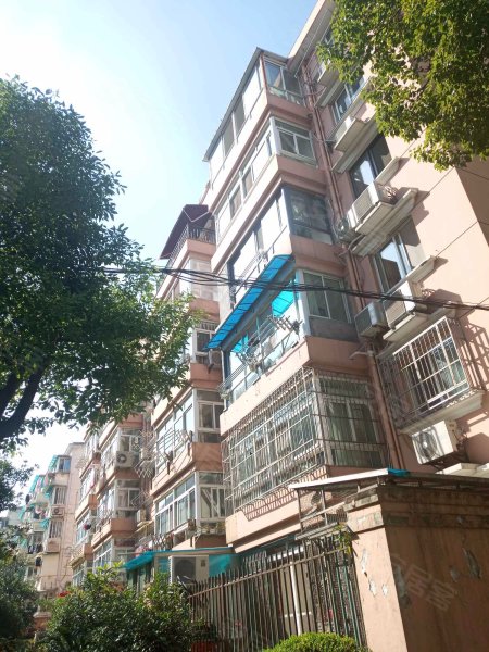 南码头路144弄小区 