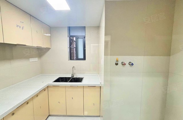 康业花园4室2厅114㎡110万二手房图片