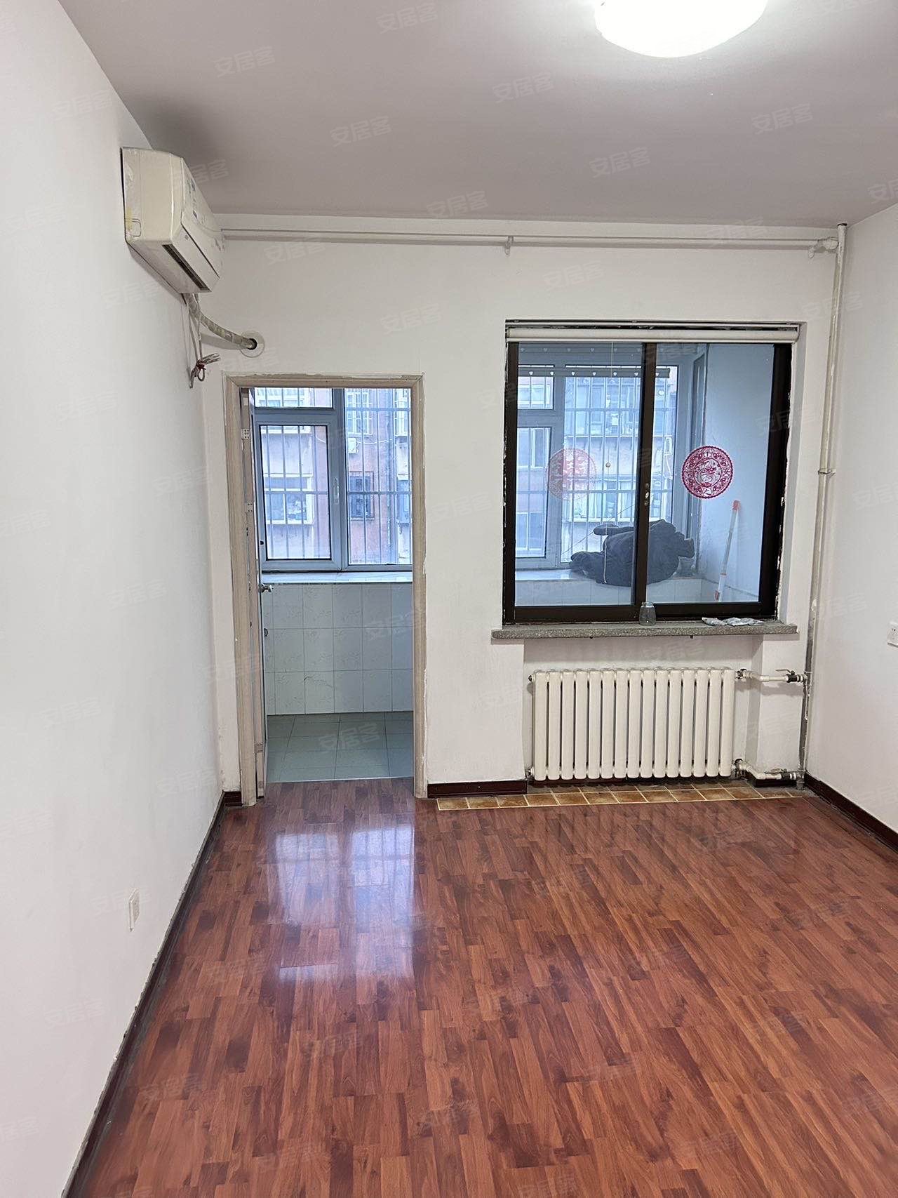 闵子骞路62-4号 近地铁 交通方便 采光充足 价格可议