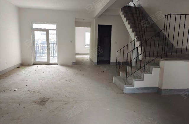 龙湖听蓝湾(11区1-15号楼,12区1-26号楼)