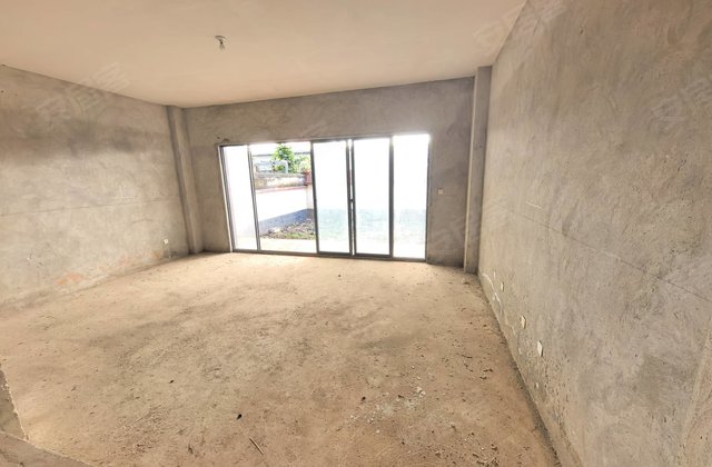 嘉宁花园5室4厅289㎡197万二手房图片