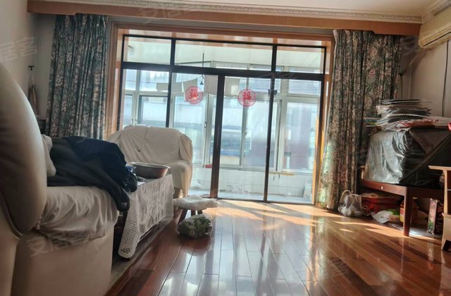 南市街道群芳社区3室2厅185㎡132万二手房图片