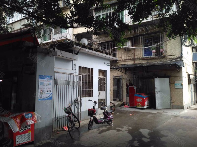 连辉新村,国货东路435号