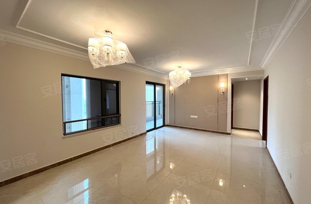 恒大悦珑湾4室2厅132㎡79万二手房图片