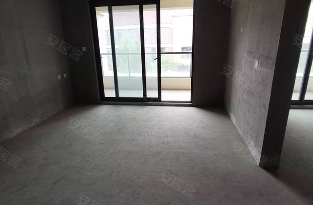 中海枫桥里4室2厅2卫127㎡南310万