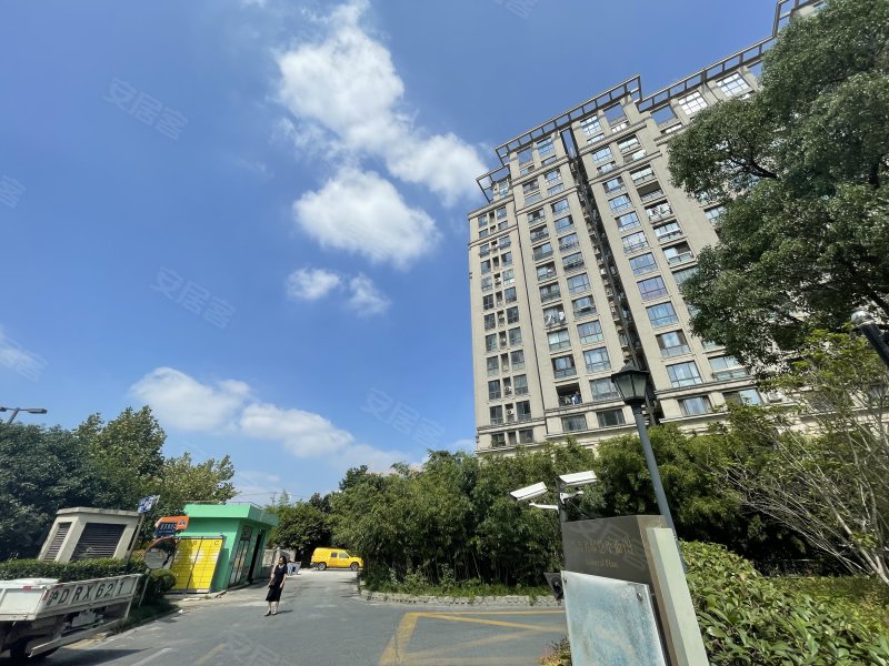 绿地昌吉名邸新里米兰公寓