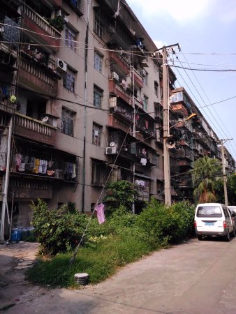 房东自住 东岳新村 南北通透 大三房 自住精装修