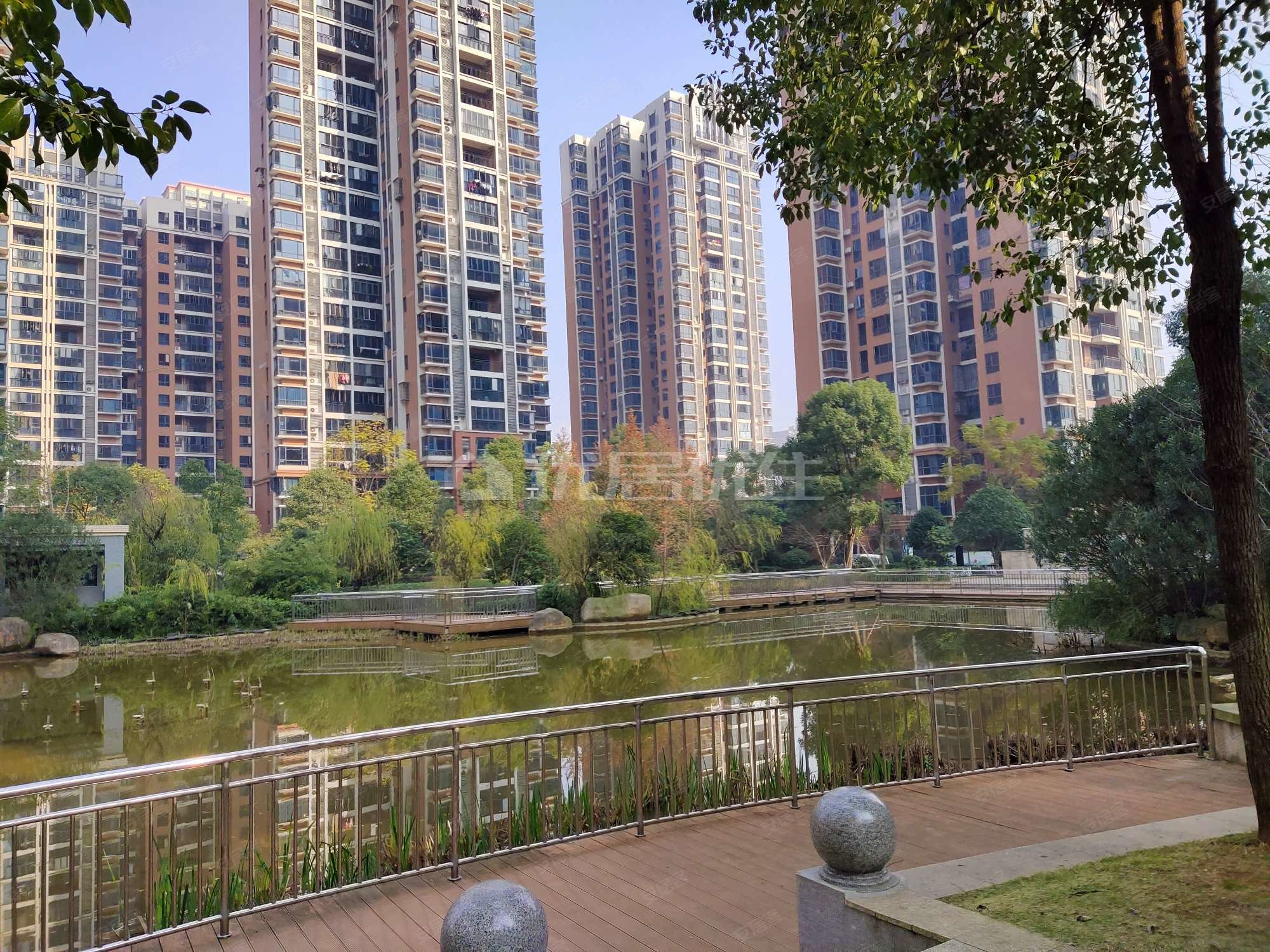 正南3室2厅 恒生碧水龙庭 精装修