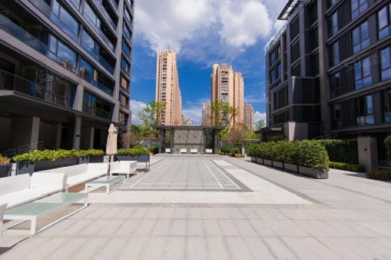 绿城九龙仓桂语江南