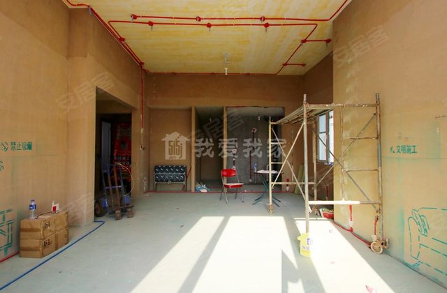 天恒摩墅6号院3室2厅3卫160.94㎡南北310万