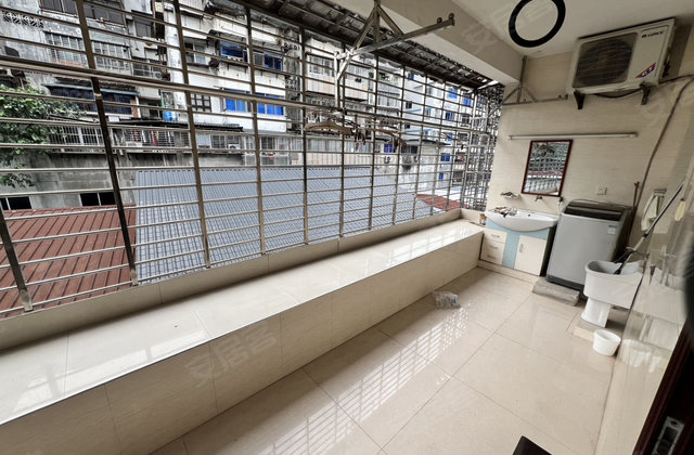 温岭街44号小区3室2厅121㎡99.6万二手房图片
