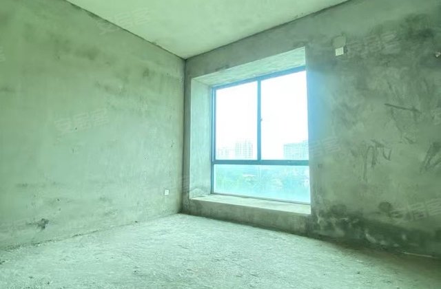 海虹家园4室2厅164㎡80万二手房图片