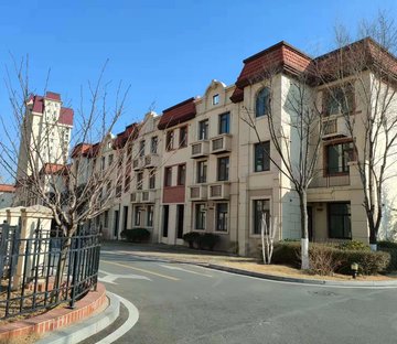 珠山秀谷御墅 现房精装修 超低密度 楼层好 次新房 电梯房