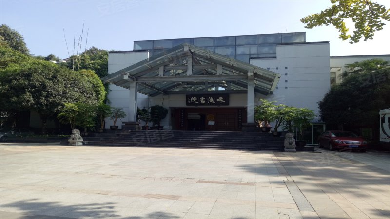 三利宅院白云渡