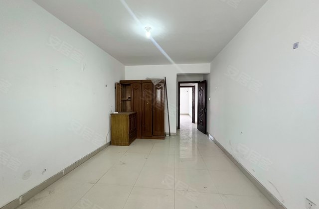 府河家园3室2厅2卫141㎡南北97万