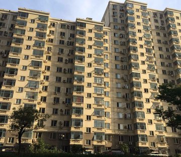 地铁旁新上高楼层两居室,商品房满五年一套 看房方便,天通西苑三区