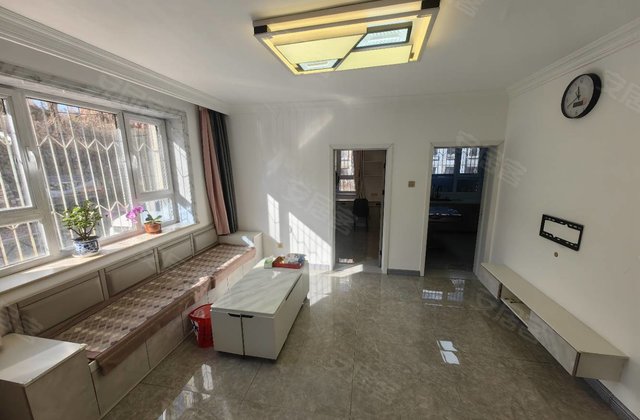 启典家园2室1厅72㎡23.8万二手房图片