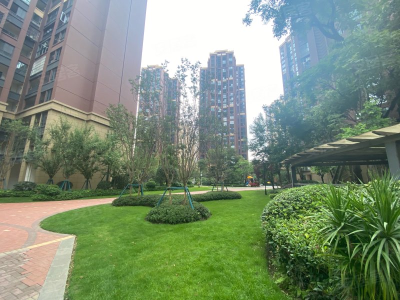 蓝光锦绣香江国际社区