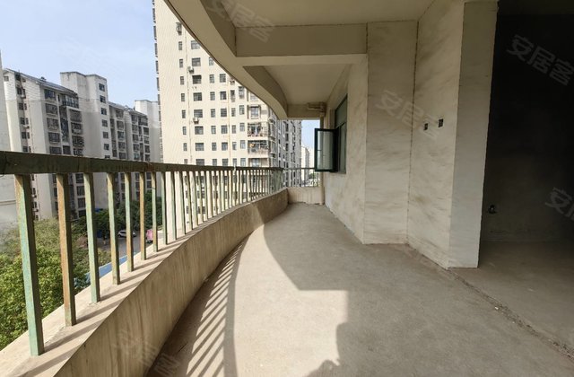 滨湖湾4室2厅150㎡45万二手房图片