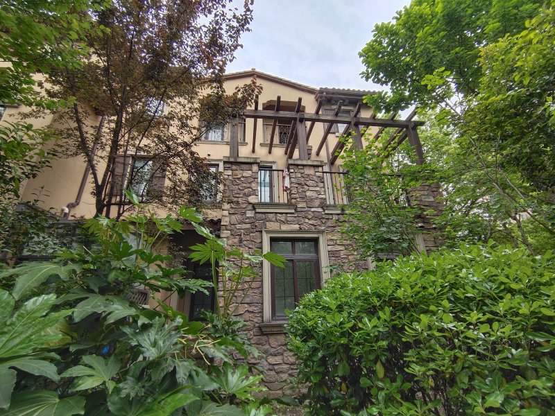 龙湖郦城(蓝湖香颂别墅)