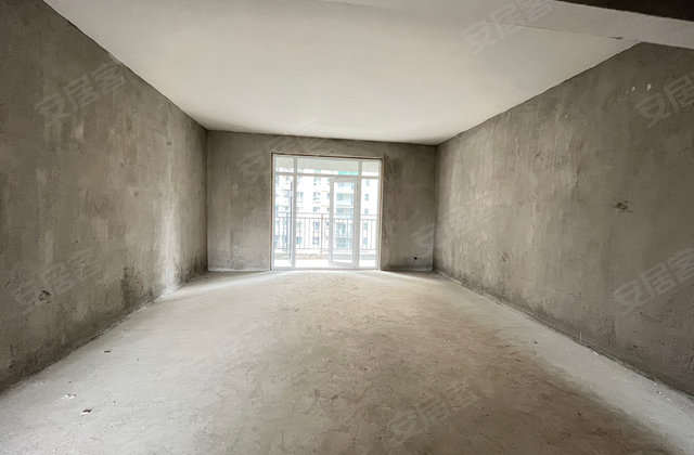 欣华理想城5室2厅189㎡128万二手房图片