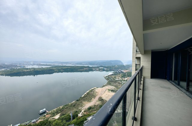 保利山海大观4室2厅191㎡105万二手房图片