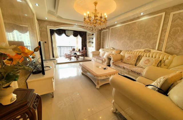 湖泉湾1号4室2厅145㎡85.8万二手房图片