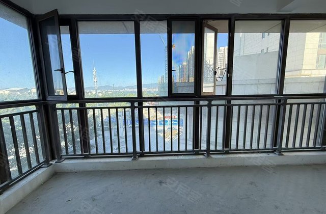 龙悦华府3室2厅146㎡132万二手房图片