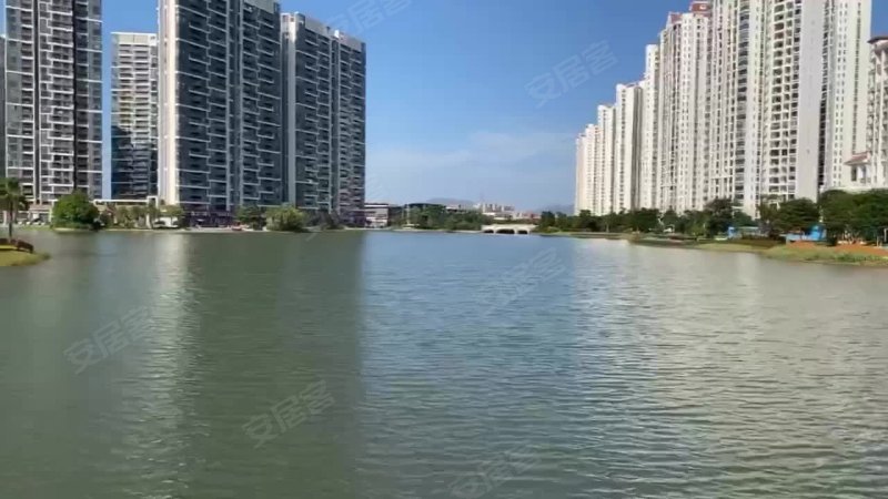 世茂御龙湾湖心岛