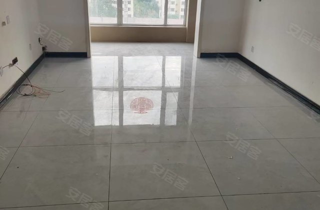 龙胜嘉苑3室2厅132㎡80万二手房图片