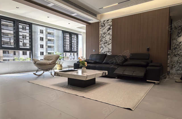 东投华章金铭府4室2厅143㎡53.8万二手房图片