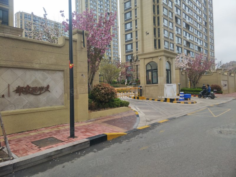 绿城理想之城郁金香岸