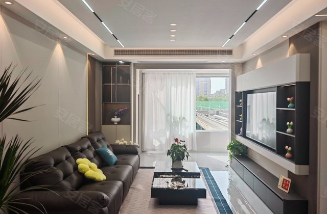 吾悦华府3室2厅114㎡83.8万二手房图片