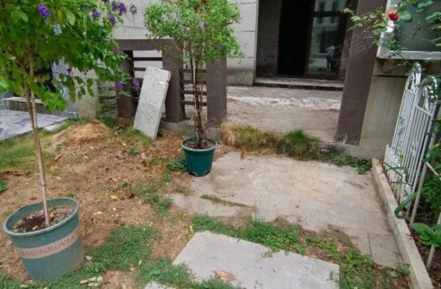 宜化新天地5室3厅255.25㎡128万二手房图片