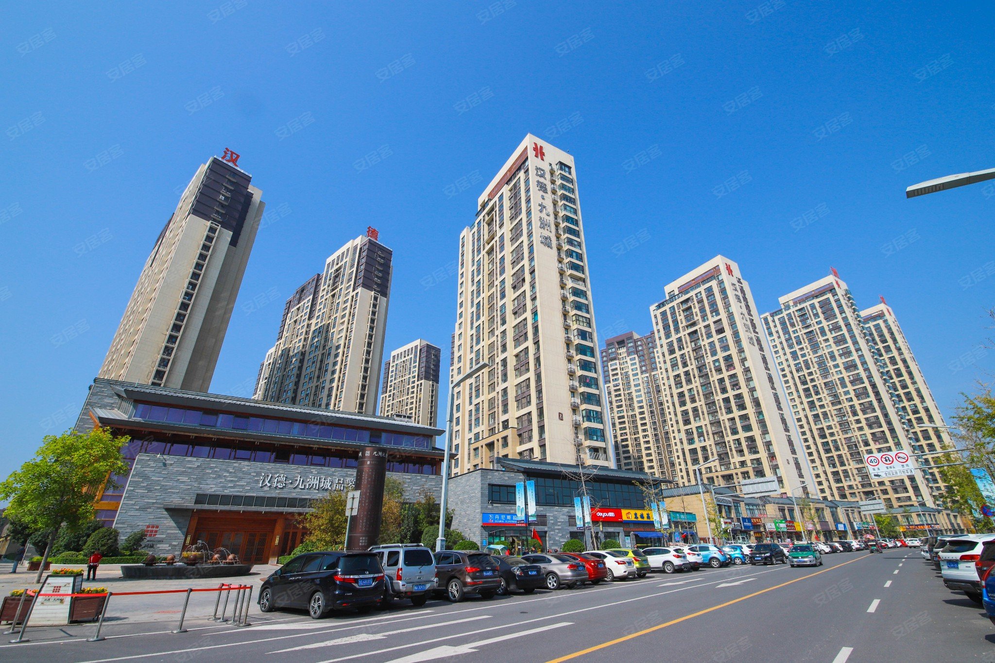 九洲城锦园4室1厅2卫166㎡南北161.5万