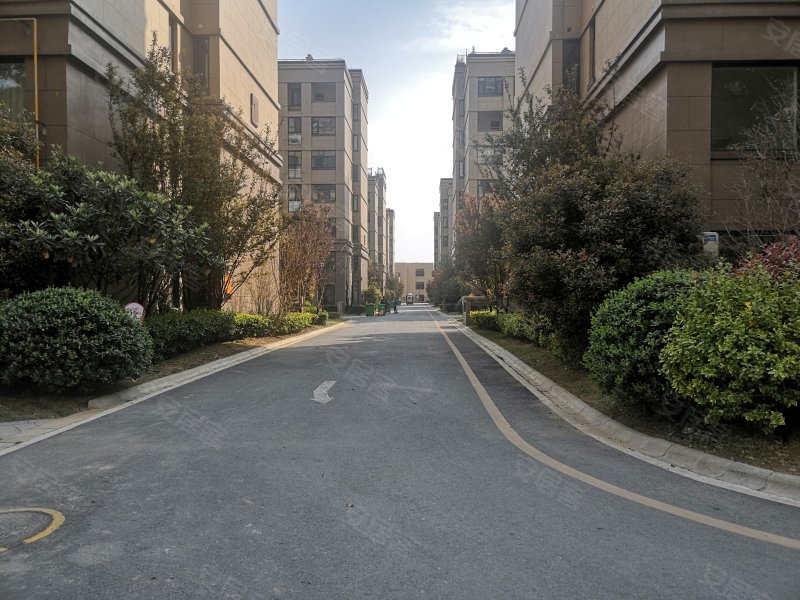 皖新文化广场翡翠庄园