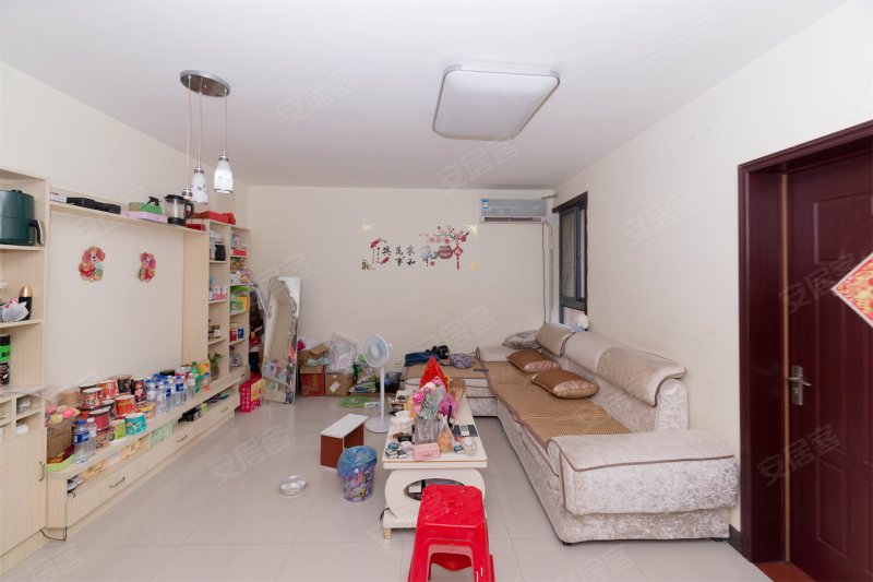 长安萨尔斯堡2室1厅1卫中间电梯房,精装修地铁送家具房东直卖